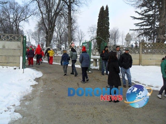 Elevii liceului Tehnologic Special Ion Pillat Dorohoi la spovedanie in postul Pastelui (2)