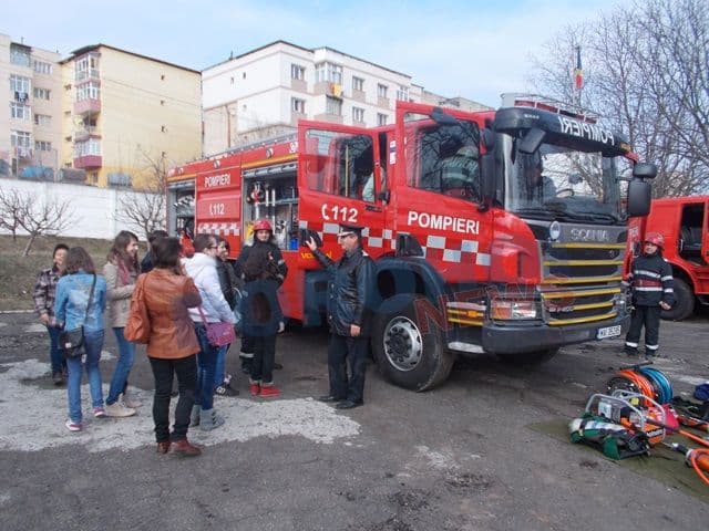 Scoala Altfel la pompierii dorohoieni_05