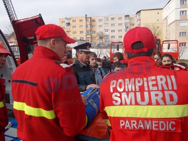 Scoala Altfel la pompierii dorohoieni_11