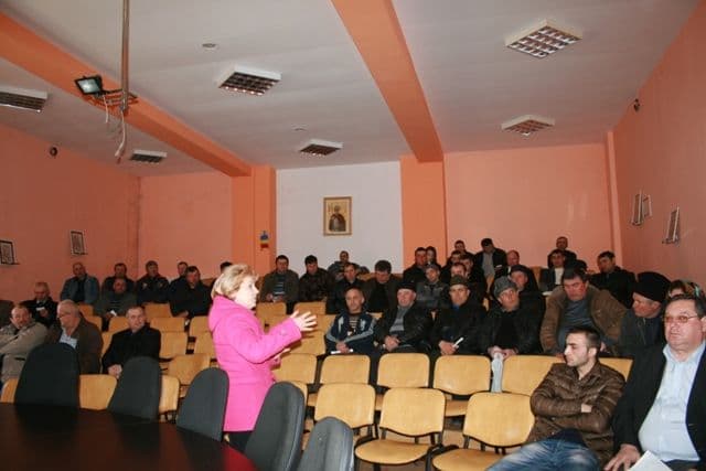 Specialisti in agricultura de vorba cu fermierii (6)