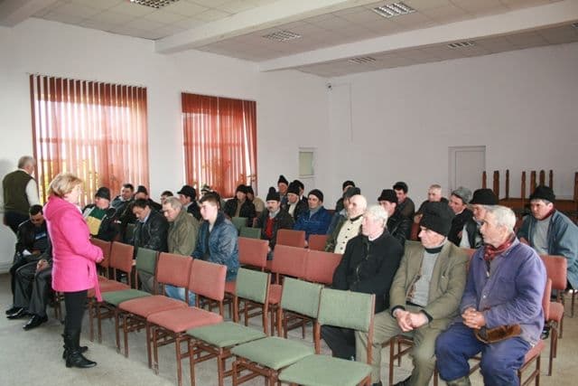 Specialisti in agricultura de vorba cu fermierii (7)