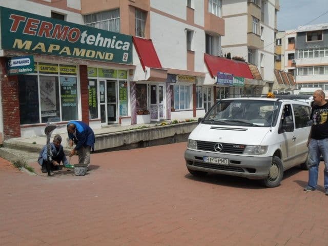 Dorohoi montare cosuri de gunoi (2)