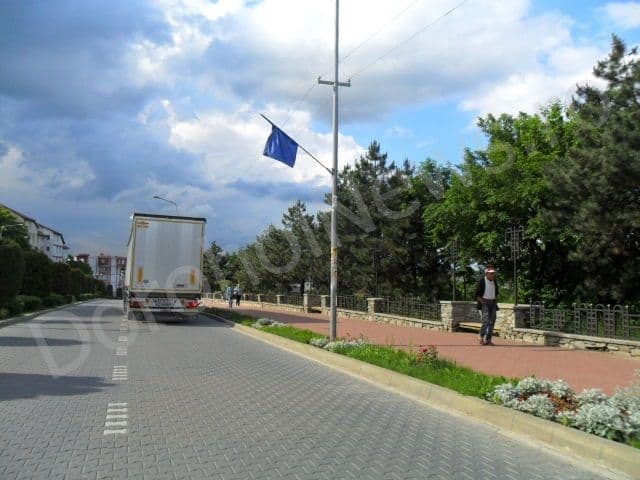TIR pe Bulevardul Victoriei din Dorohoi_01