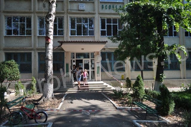 Geamuri_Sc Gim Spiru Haret Dorohoi_06