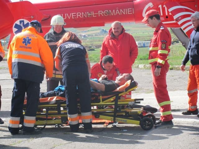 Elicopter SMURD chemat pentru un caz urgent la Botoşani -1