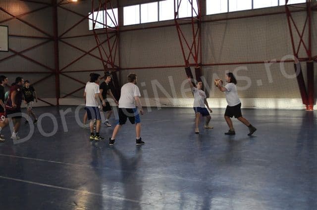 Trupa Bosquito_relaxare la baschet_Dorohoi_08