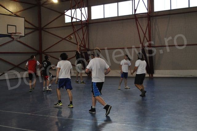 Trupa Bosquito_relaxare la baschet_Dorohoi_14
