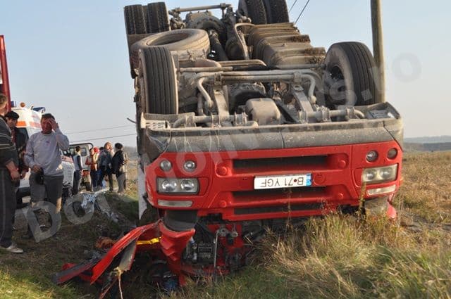Autotren rasturanat la Carasa_11