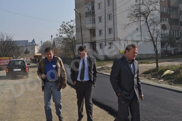 Andrei Dolineaschi si Dorin Alexandrescu_vizita santiere Dorohoi_09