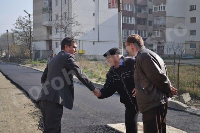 Andrei Dolineaschi si Dorin Alexandrescu_vizita santiere Dorohoi_13