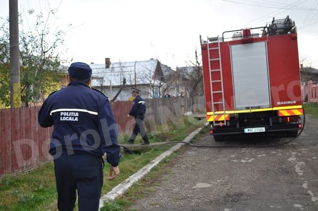 Incendiu pe strada Tudor Vladimirescu din Dorohoi_05