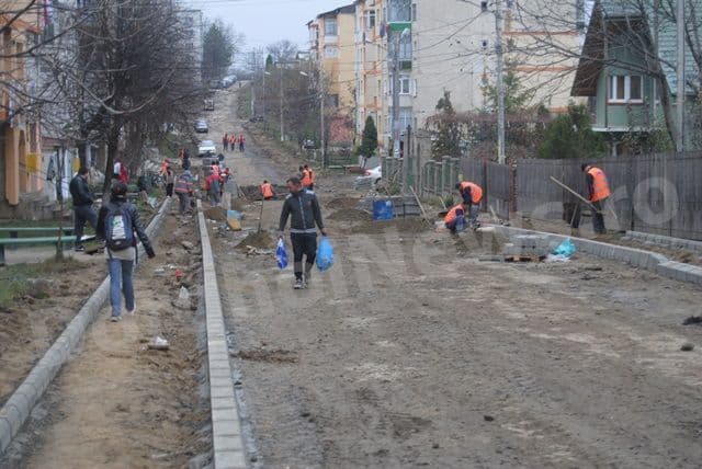 Lucrari de reabilitare pe strazile Sasa Pana si Calea Plevnei din Dorohoi_11