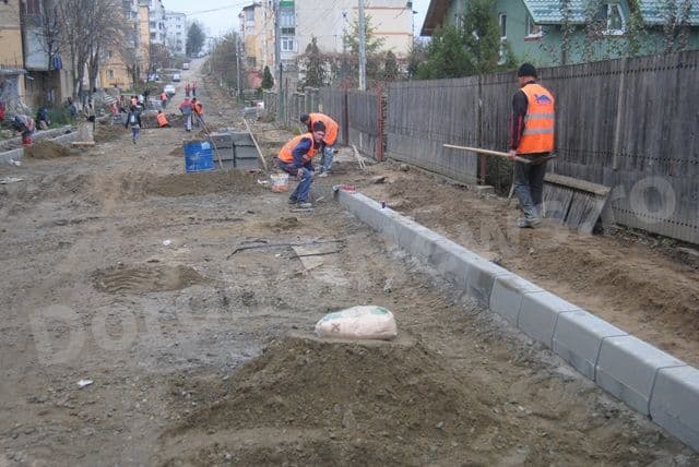 Lucrari de reabilitare pe strazile Sasa Pana si Calea Plevnei din Dorohoi_12