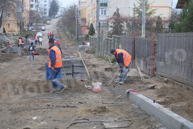 Lucrari de reabilitare pe strazile Sasa Pana si Calea Plevnei din Dorohoi_13