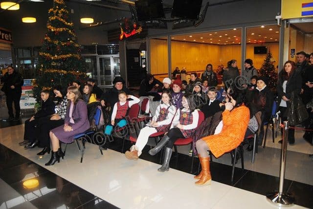 Carrefour România - Premiere castigatori - Concurs de desene Crăciun 2013_02