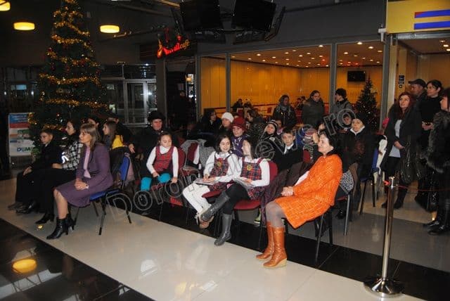 Carrefour România - Premiere castigatori - Concurs de desene Crăciun 2013_03