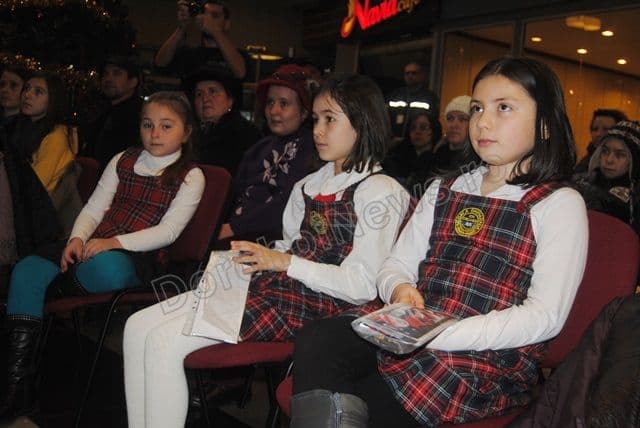 Carrefour România - Premiere castigatori - Concurs de desene Crăciun 2013_11