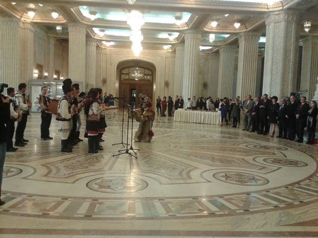 Colindatori Senat_3