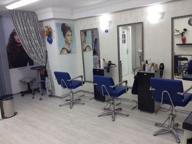 Beauty Salon Laura din Dorohoi, oferă servicii de înfrumuseţare profesionale