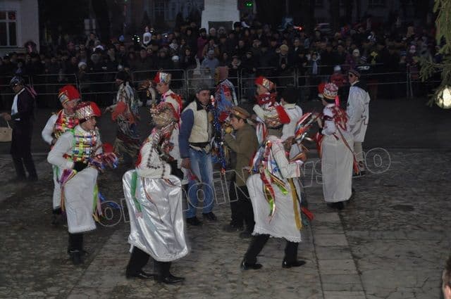 Parada Formațiilor de Datini și Obiceiuri 2013 Dorohoi – Banda Broscăuți 2: VIDEO - FOTO