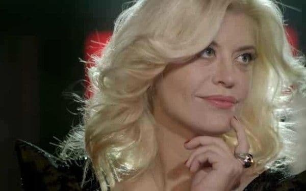 Loredana pleacă în turneu! Celebra cântăreață promite showuri în Botoșani și alte localități din România dar și din Republica Moldova