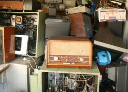 Proiect de Hotărâre de Guvern: Distribuitorii de electronice trebuie să preia gratuit un aparat uzat la achiziţia unuia nou