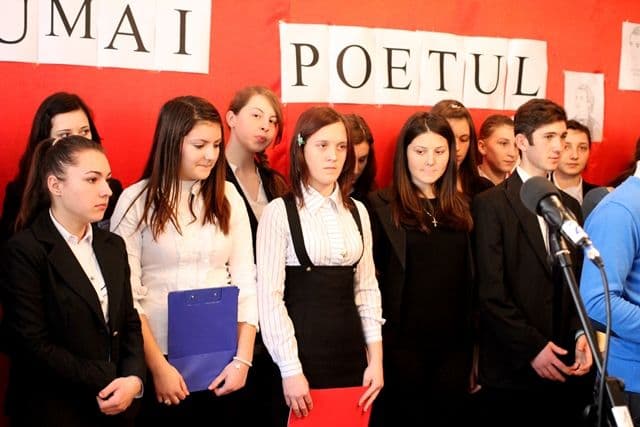 Seminarul Teologic Liceal „Sf. Ioan Iacob” Dorohoi: „Numai poetul…” - FOTO