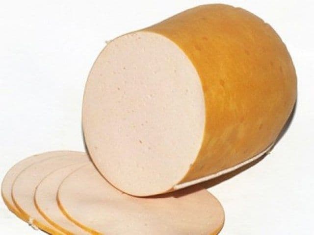 De ce este atât de periculos parizerul pentru sănătate. Află ce conţine produsul şi cum se fabrică