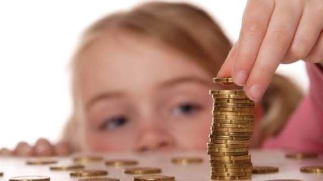 Plata alocaţiilor pentru copii întârzie. Când vor primi banii?