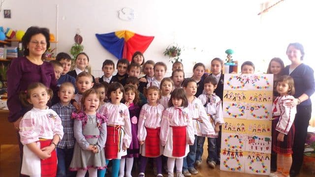 Hora Unirii la Grădinița nr. 8 din Dorohoi - FOTO