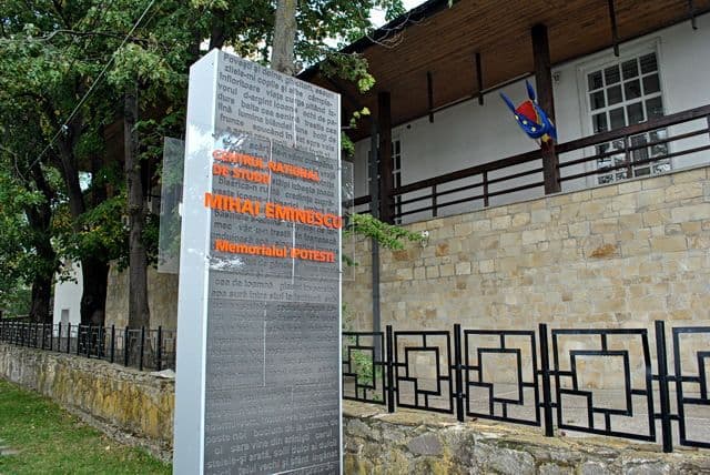 IHTIS – Un deceniu de activism civic și reprezentare culturală - „Eminescu să ne judece...”