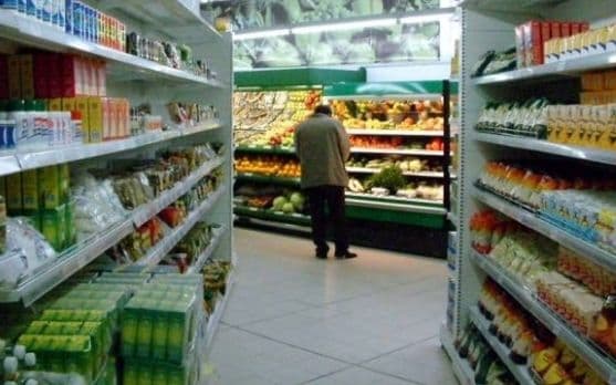 Comercianţii, obligaţi să facă standuri speciale pentru produsele aproape de expirare