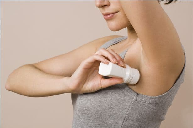 Cât de periculos este antiperspirantul