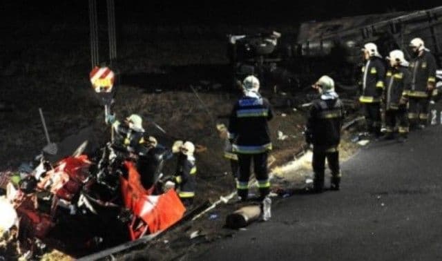 Accident grav în Ungaria cu un autocar românesc: Cel puţin 22 de persoane sunt rănite