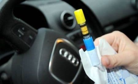 Depistat de polițiștii dărăbăneni la volanul unei utilitare sub influența băuturilor alcoolice