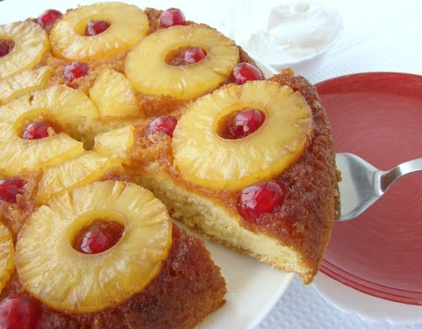Tort răsturnat cu ananas
