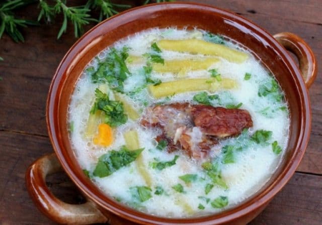 Ciorbă de porc cu fasole verde