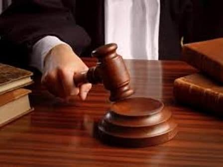 CC respinge articolul referitor la utilizarea simbolurilor proprii ale minorităţilor