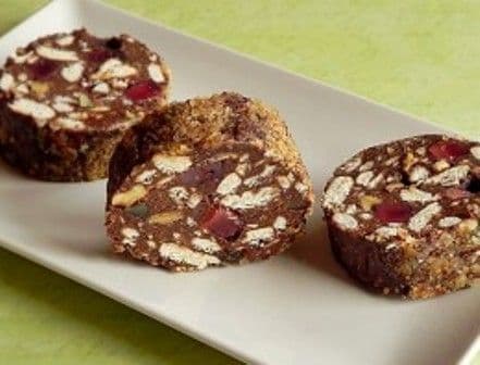 Salam de biscuiți cu vișine