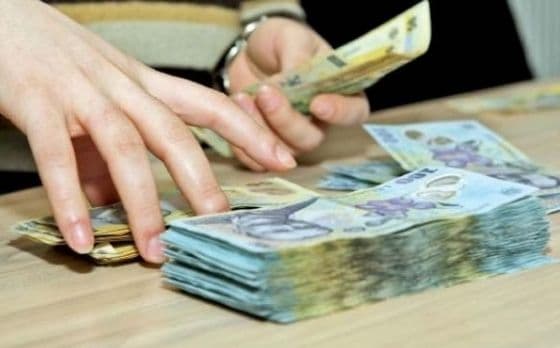 Aproximativ 100.000 de lei, găsiţi în locuinţa unei cerşetoare decedate