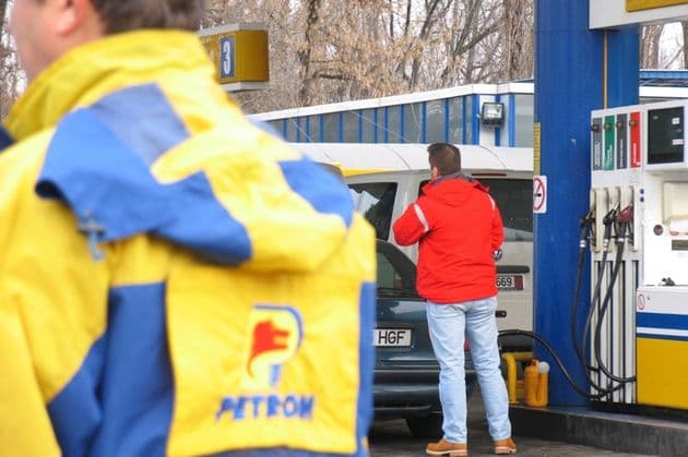 Petrom va plăti între 70 şi 100 de milioane de dolari pentru taxa pe stâlp