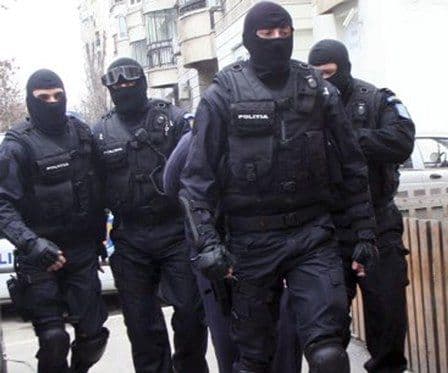Bărbat din Dorohoi trimis în judecată într-un dosar de proxenetism!