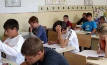 Camera Deputaţilor adoptă ordonanţa prin care clasa a noua rămâne la liceu