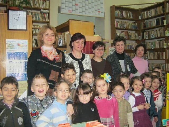 Grădiniţa cu P.P. nr. 6 Dorohoi - „Mult e dulce şi frumoasă, limba ce-o vorbim” - FOTO