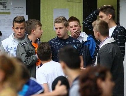Jumătate din elevi ar lua note sub 5, conform primelor rezultate ale simulării evaluării naţionale