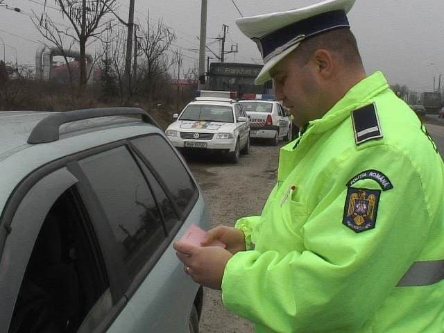 Bărbat depistat la volanul unui autoturism deși  avea permisul suspendat