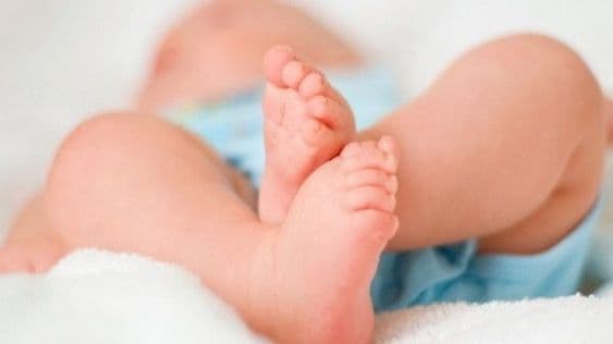 Un bebeluş de numai nouă luni a fost băgat în spital de proprii părinţi. Protecţia Copilului Botoșani a deschis o anchetă