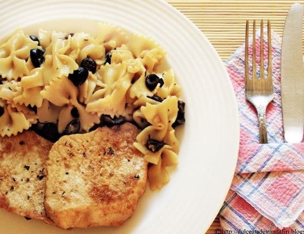 Friptură de porc cu paste și măsline
