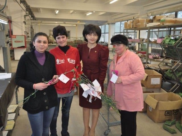 Mărţişor de senator: Doina Federovici a felicitat doamnele din Dorohoi - FOTO