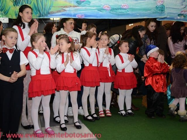 Mamele au fost elogiate prin spectacol la Botoşani Shopping Center - FOTO